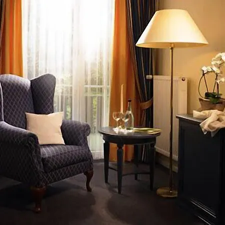 Hotel & Waldecker Hof 3*