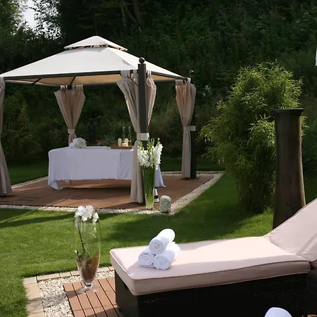 Hotel & Waldecker Hof 3*