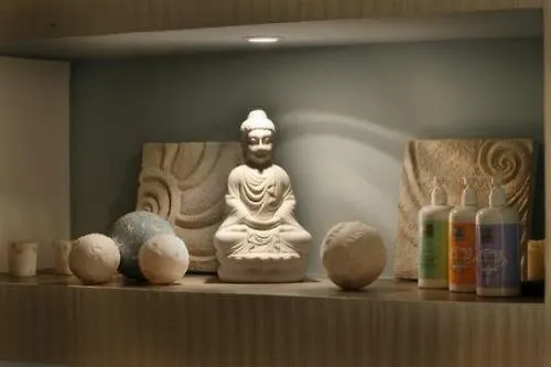 & Waldecker Hof Szálloda