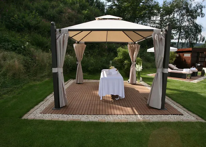 Szálloda & Waldecker Hof 3*