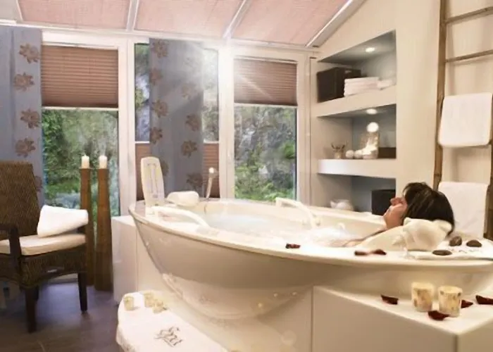 Szálloda & Waldecker Hof 3*