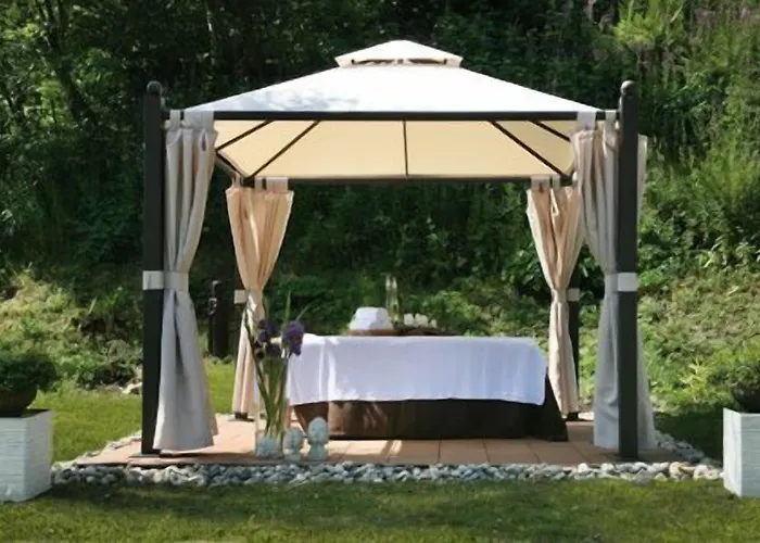 & Waldecker Hof Szálloda 3*